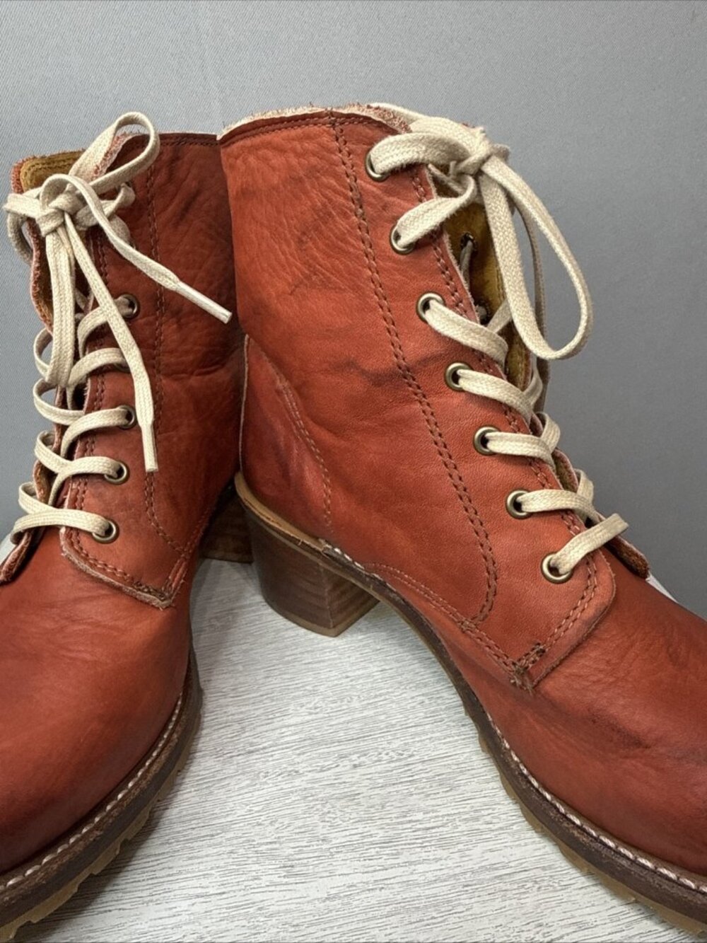 RARE Frye Women’s Sabrina 6G Lace Up Made In USA - 9.5 M. $480 - Picture 11 of 12
